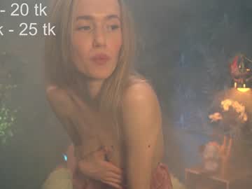 webcam girl lolly_bella_ today image #551406
