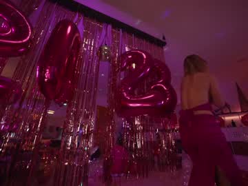 webcam girl hannahjames710 today image #3413150