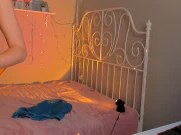 webcam girl linellali today image #2506929