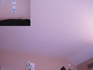 webcam girl runesy today image #2541078
