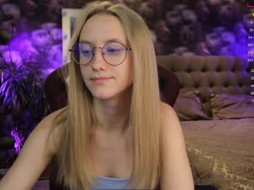 webcam girl angeellina today image #3242571