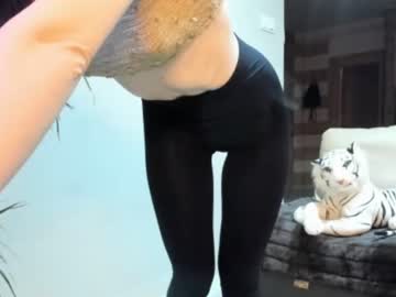webcam girl sofiaandwonderland today image #2896385