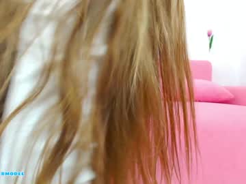 webcam girl ambertan1 today image #2715991
