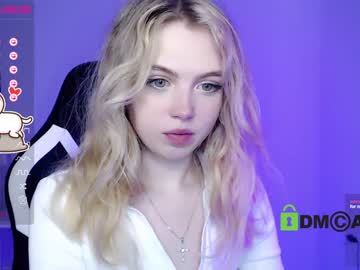 webcam girl small_blondee today image #3609493
