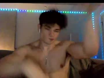 webcam man tylerhero23 today image #3929606