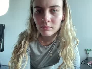 webcam girl princesslillyann today image #3986056