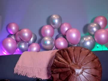 webcam girl littlee33 today image #2380953