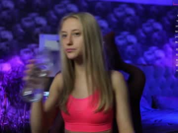 webcam girl angeellina today image #3463772