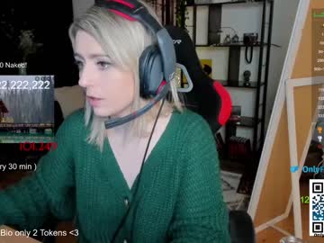 webcam girl kimilee22 today image #1290503