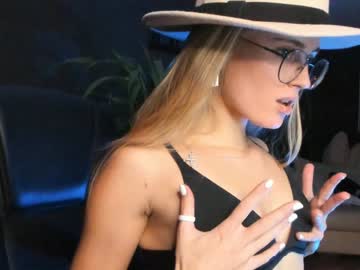 webcam girl linellali today image #2874649