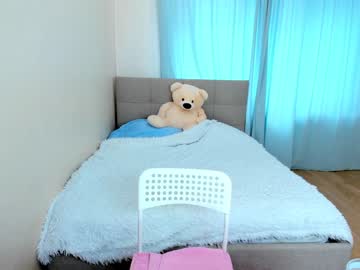 webcam girl yana_squrel_22 today image #2248408