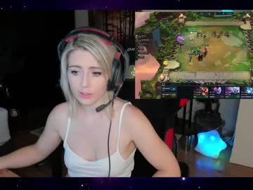 webcam girl kimilee22 today image #2437956