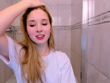 webcam girl milablush today image #3276056