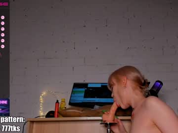 webcam girl crystalreves today image #2194794