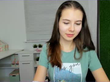 webcam girl carolineprise today image #724762