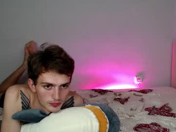 webcam couple bee_sting today image #189601