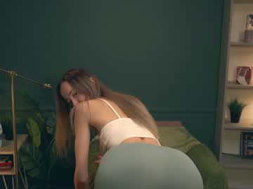 webcam girl lolly_bella_ today image #897787