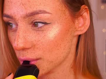 webcam girl artease today image #3410690