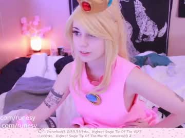 webcam girl runesy today image #105718