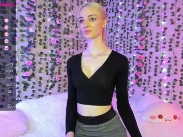 webcam girl bunnydollstella today image #3420716