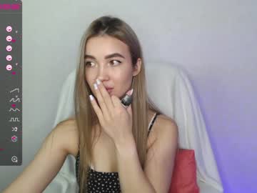 webcam girl yourvirusqueen_ today image #2237907