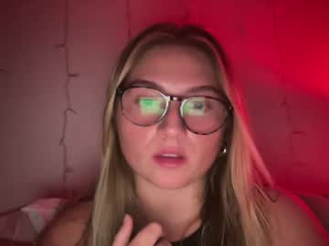 webcam girl sophiegrey12 today image #4063287