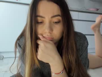 webcam girl meryfoxxx today image #2277137