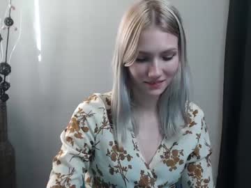 webcam girl gilliana_mo today image #330498