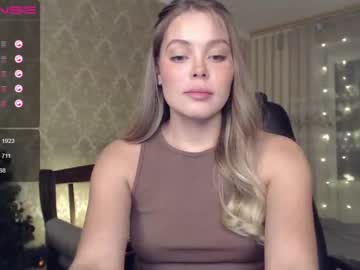webcam girl shykitten111 today image #1131310