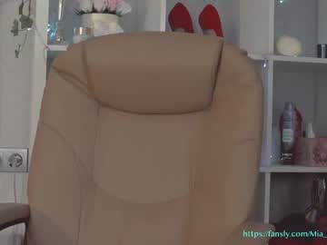 webcam girl mia_milagros today image #1708002