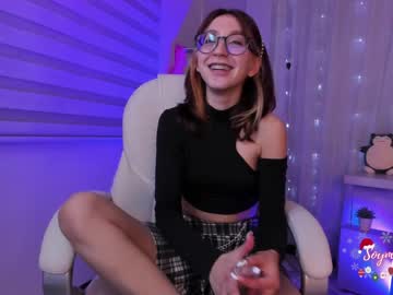 webcam girl maxinegh_ today image #564357