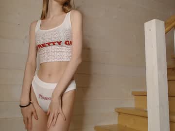 webcam girl princess__aurora today image #3698352