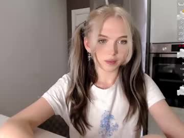 webcam girl small_blondee today image #2285532