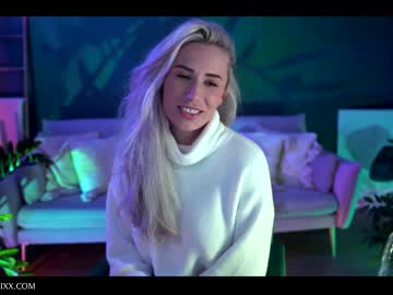 webcam girl provocatrixx today image #3270980