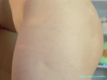 webcam girl mia_milagros today image #1729129