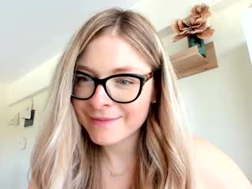 webcam girl bestgirl_ofthe_neighborhood today image #2068037