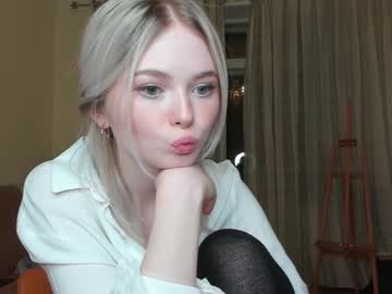 webcam girl yuppiyulia today image #17011