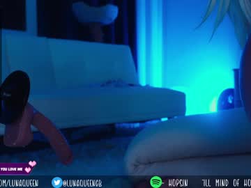 webcam girl lunaqueeeen today image #2940905