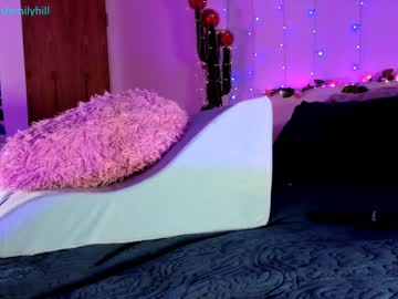 webcam girl littlee33 today image #1238519