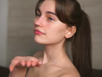 webcam girl hoolybunny today image #1331837