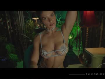 webcam girl lucieoude_ today image #2589752