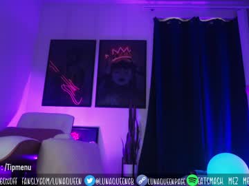 webcam girl lunaqueeeen today image #3391538