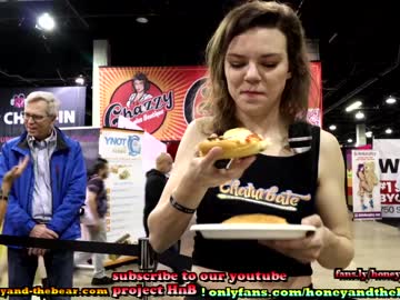 webcam couple honeyand_thebear today image #1670787