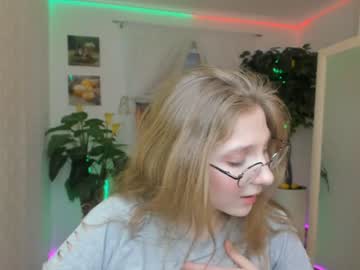 webcam girl avis_ryan today image #1091067