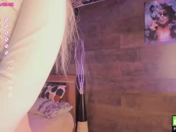 webcam girl yolandabertha today image #3749654