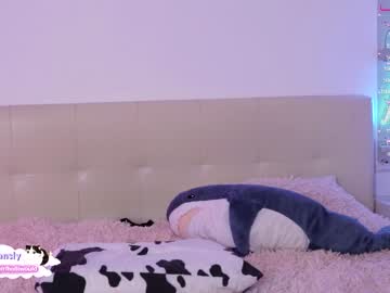 webcam girl holliwould_ today image #3498611