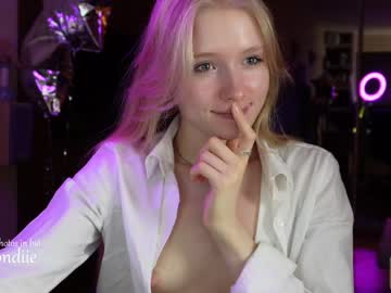 webcam girl bestblondiiecb today image #3777265