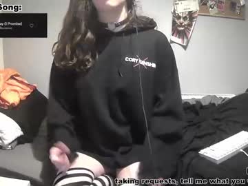 webcam tranny dumbsushiskye today image #399616