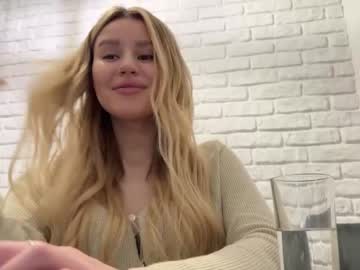 webcam girl riley_ly today image #3944077