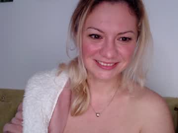 webcam girl kiradivine today image #1669186